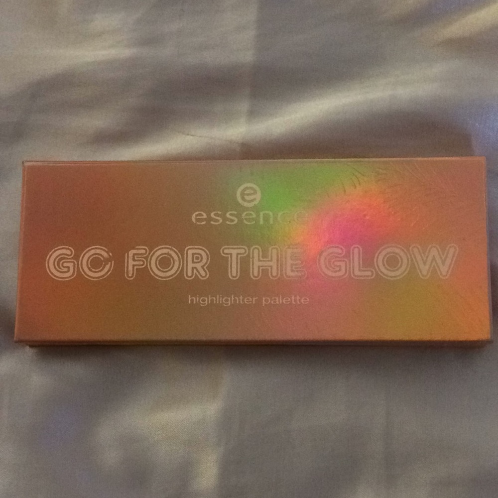 Essence Highlighter Palette